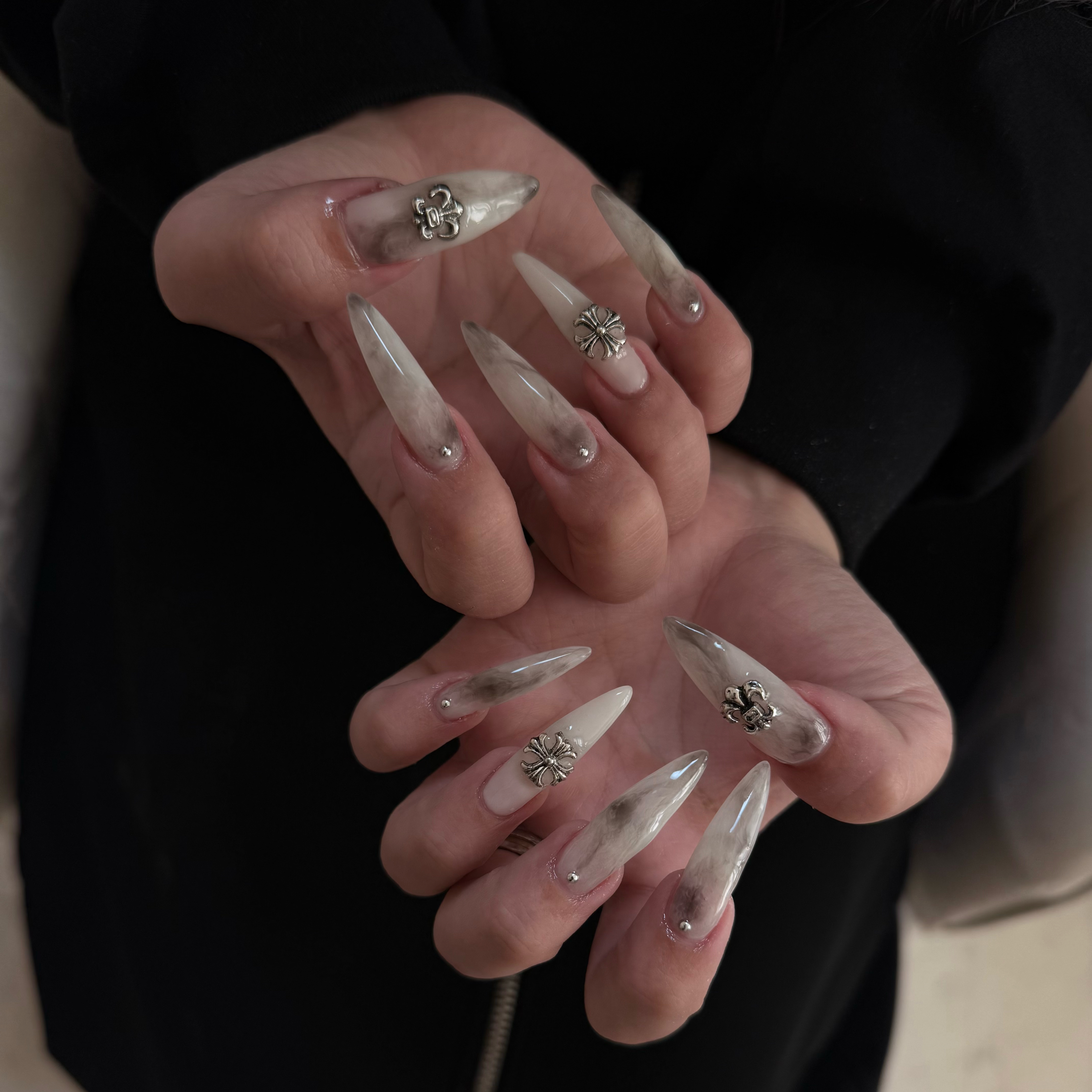 Bi_nail
