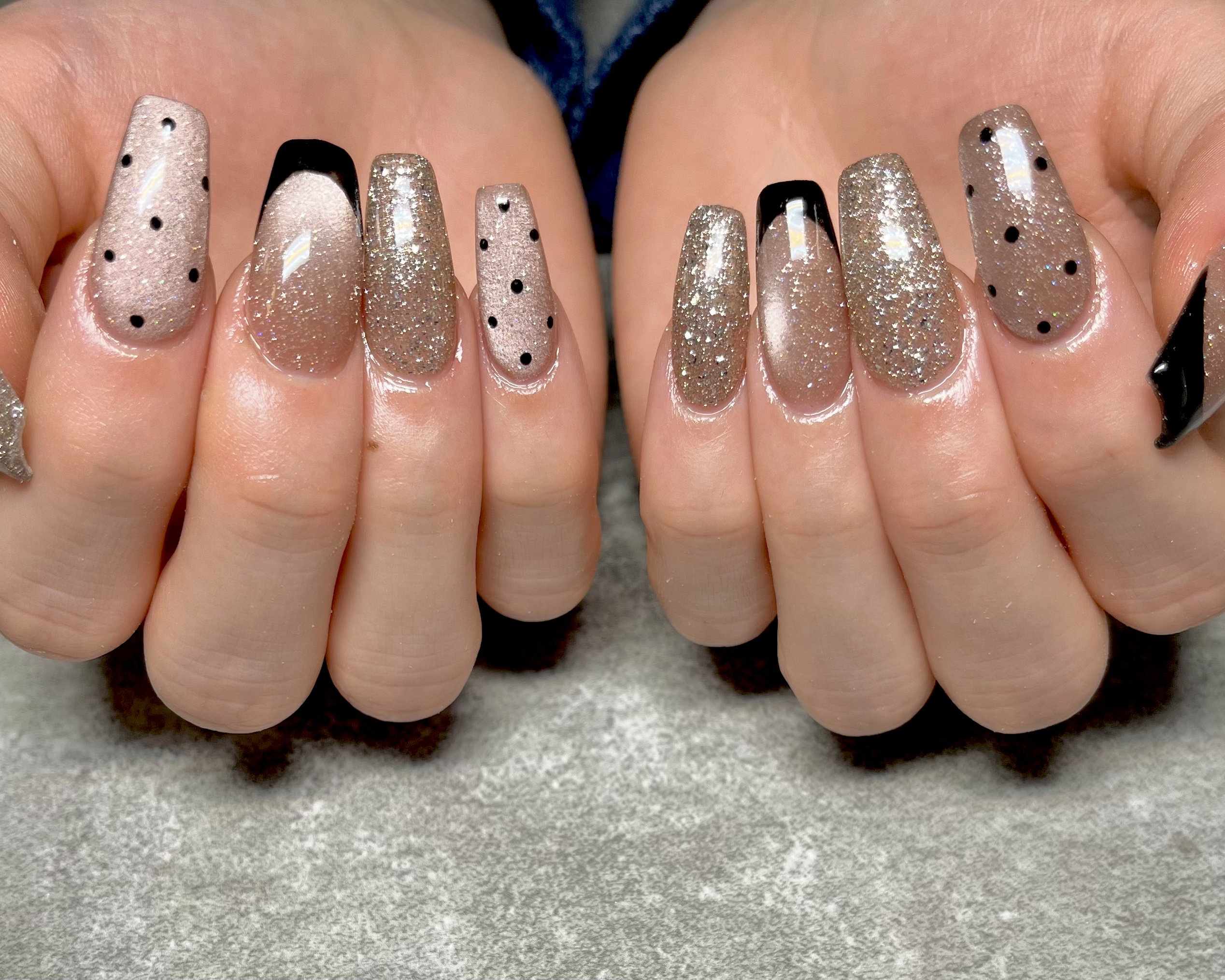 nail.salon.r
