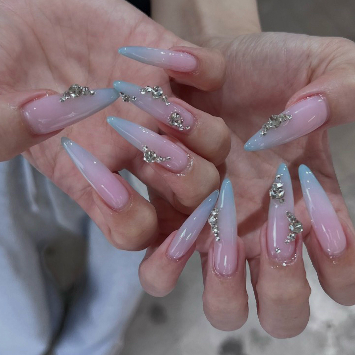 AMI_NAIL_KEBUKURO