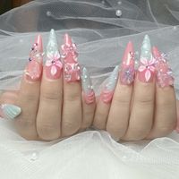suki.Nail