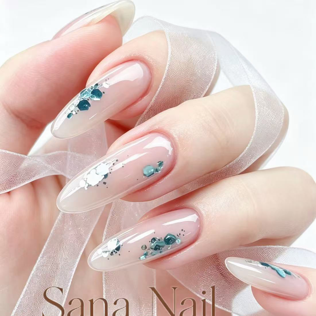 Yuna_nail.
