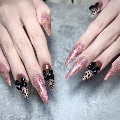 4本アート