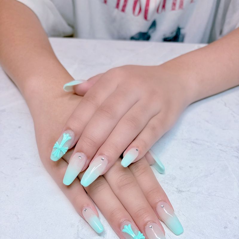 pivo nail salon