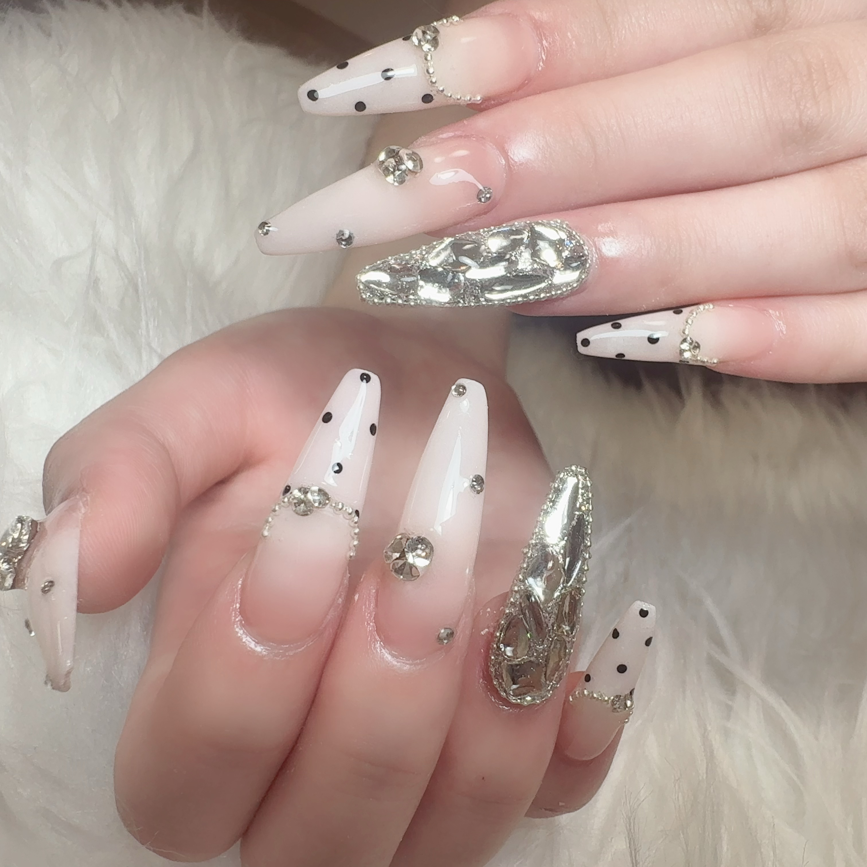 Mlan_Nail