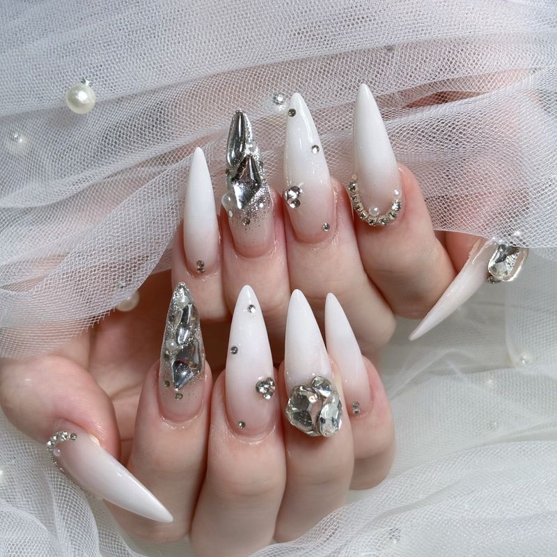 Sully Nail Lab