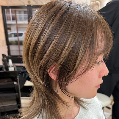 ブリーチカラー、カット　ケアブリーチ付き