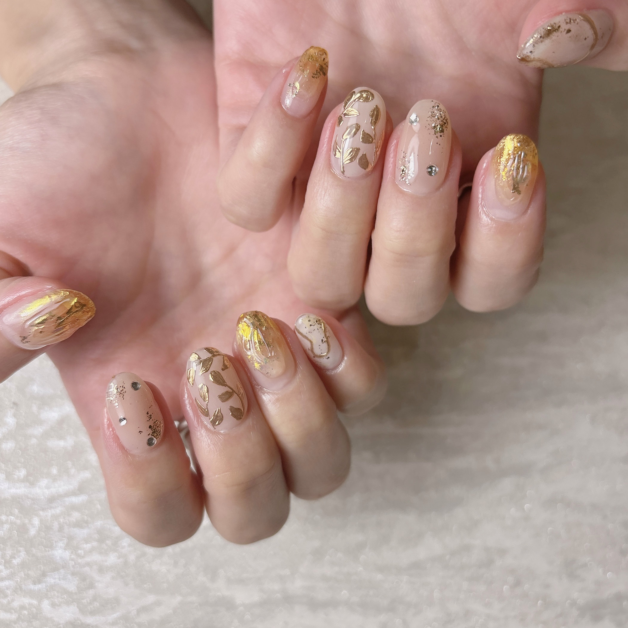 Radia_bykaonails