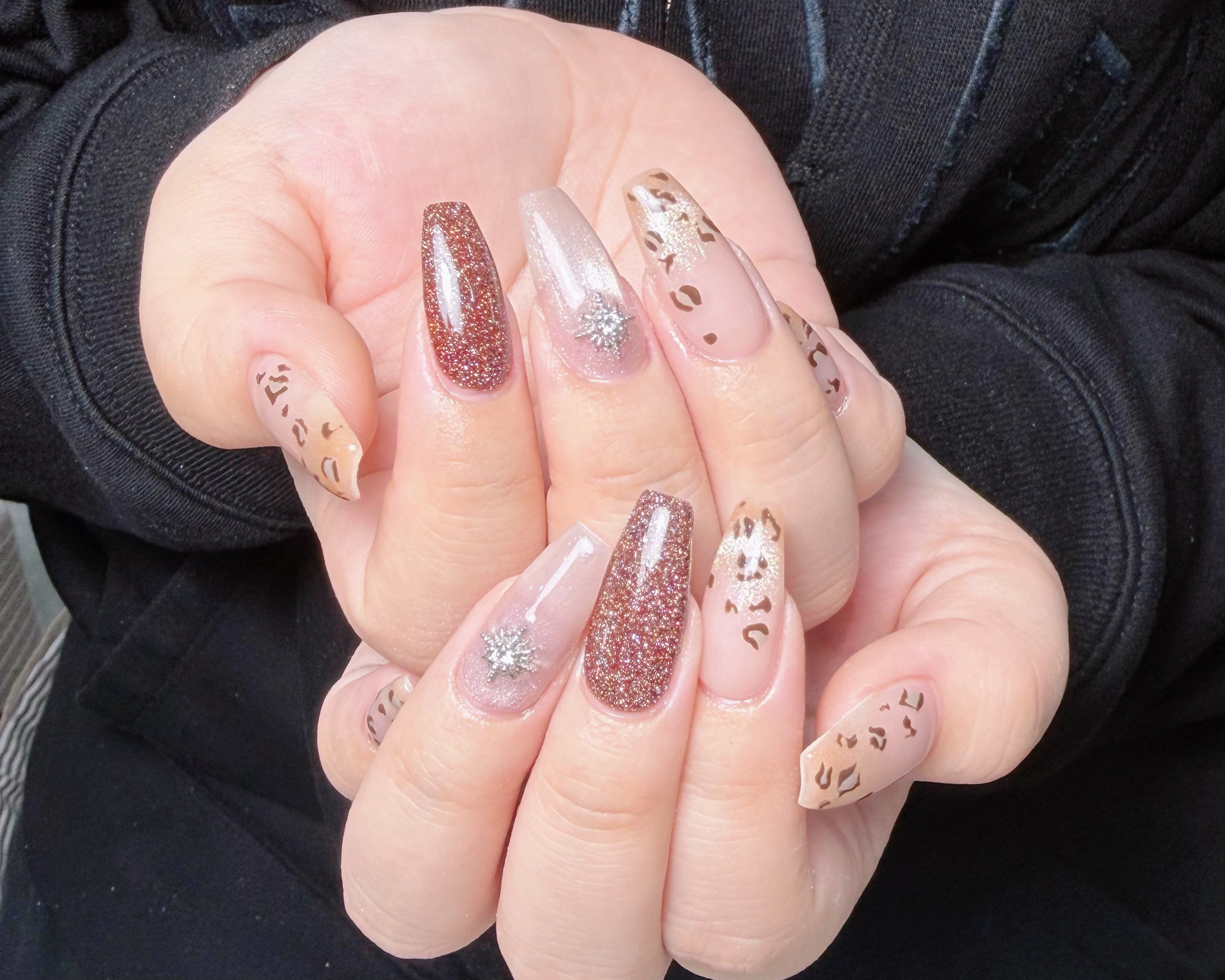 UM_NailSALON