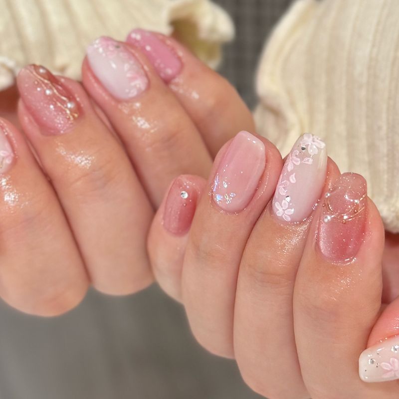 nail salon SLOGIE.