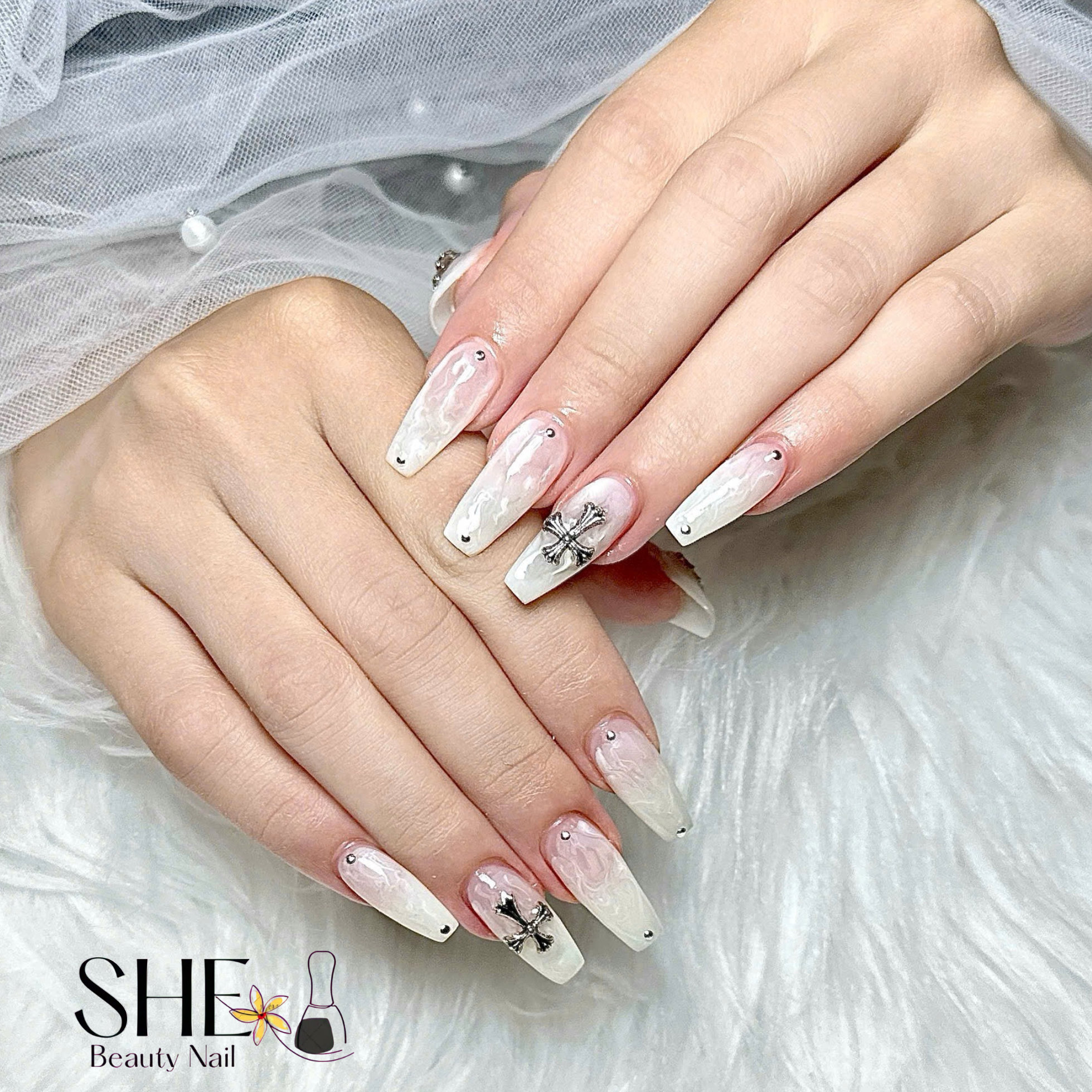 SHE_NAIL_