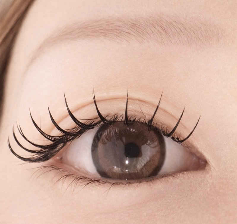 mona.eyelash