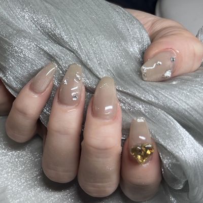 美爪ロングにアクセント♪】長さ出し10本＋片手1本アート