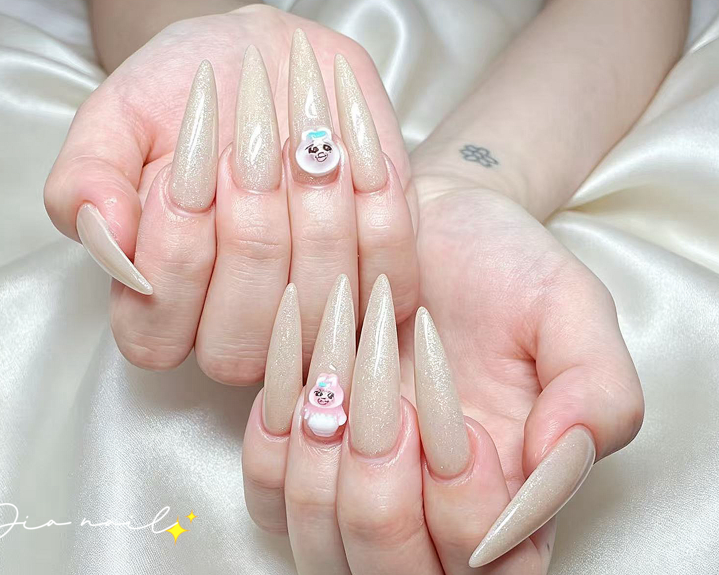 Dia.nail