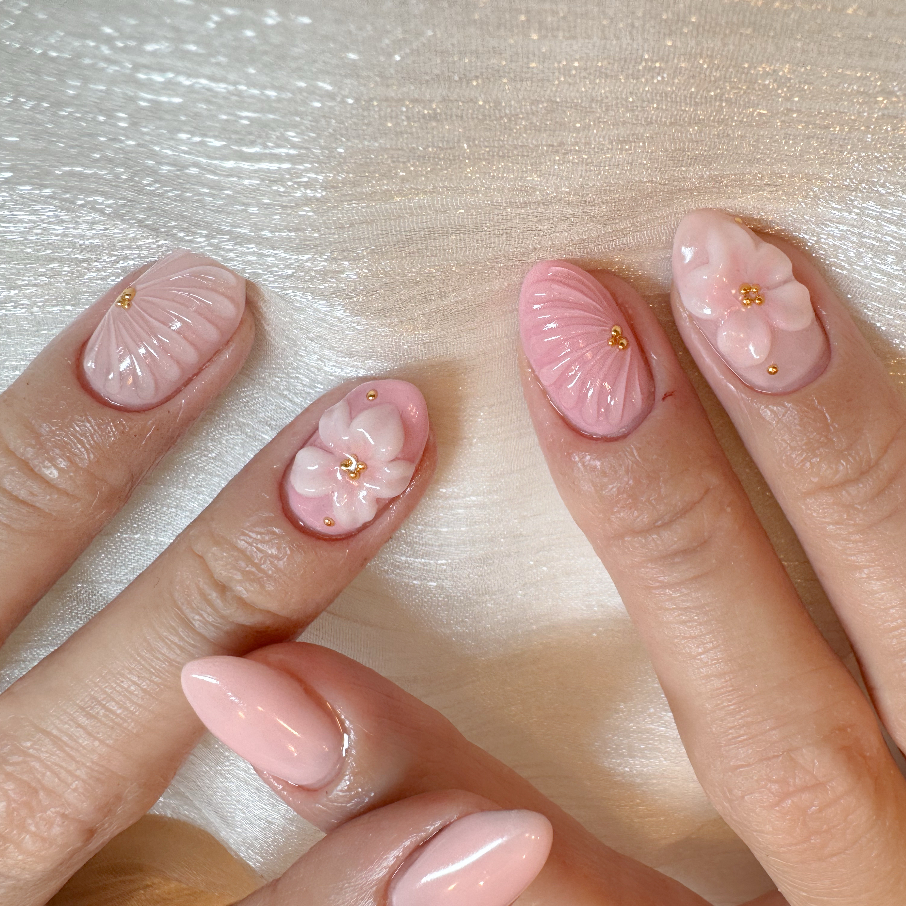 nailroom_emo