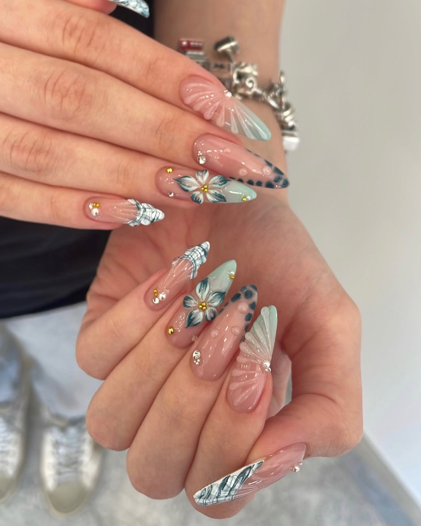 AMI_NAIL_KEBUKURO