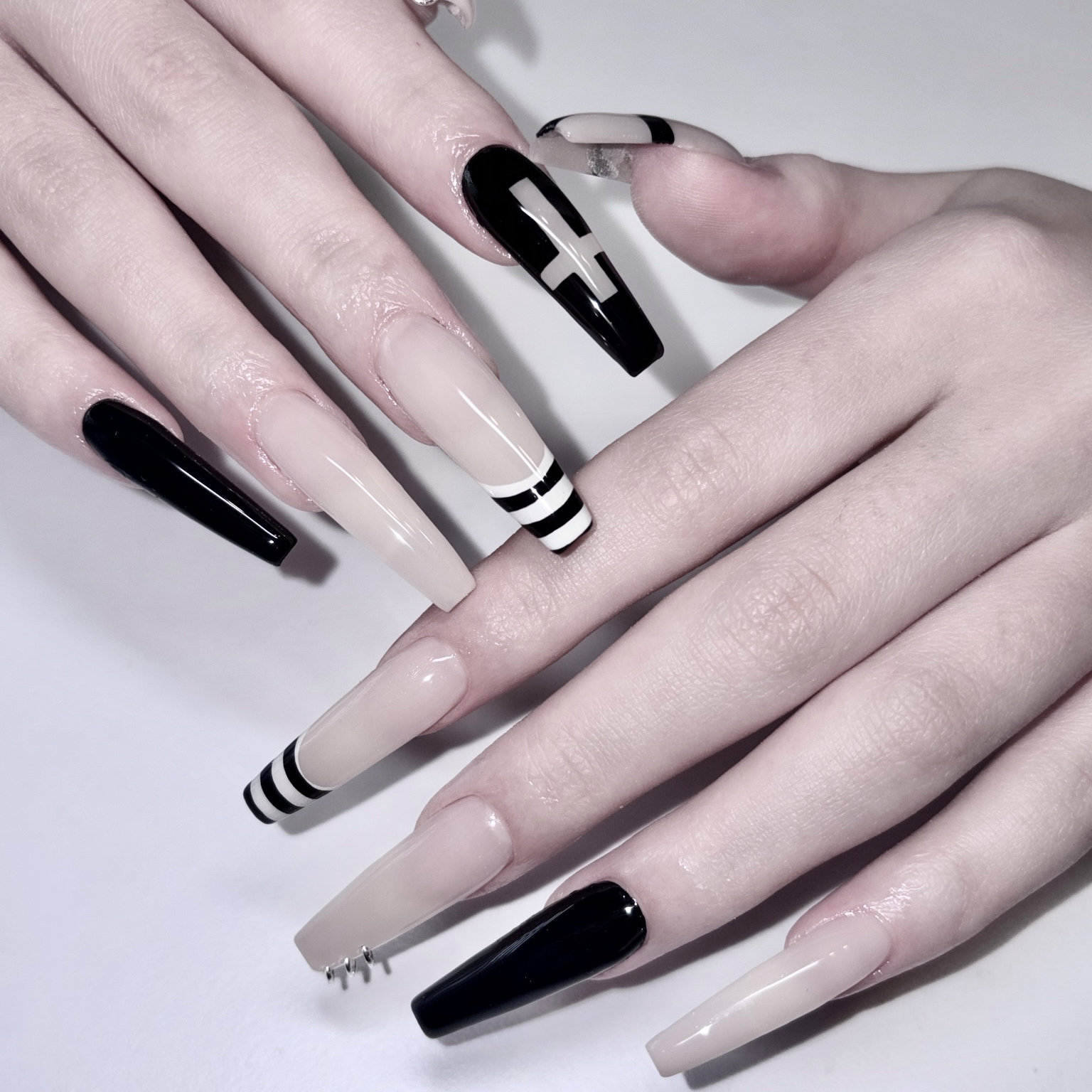 LOVEBOMBNAILS