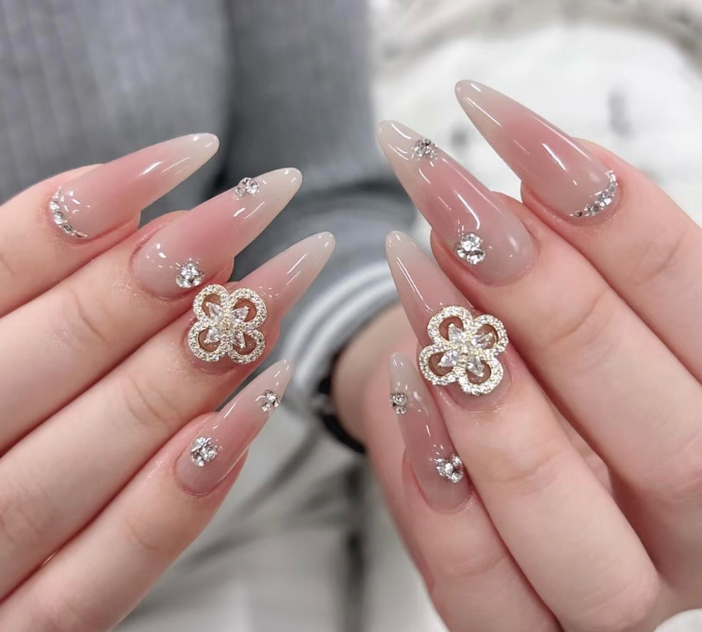 Bymoon_Salon