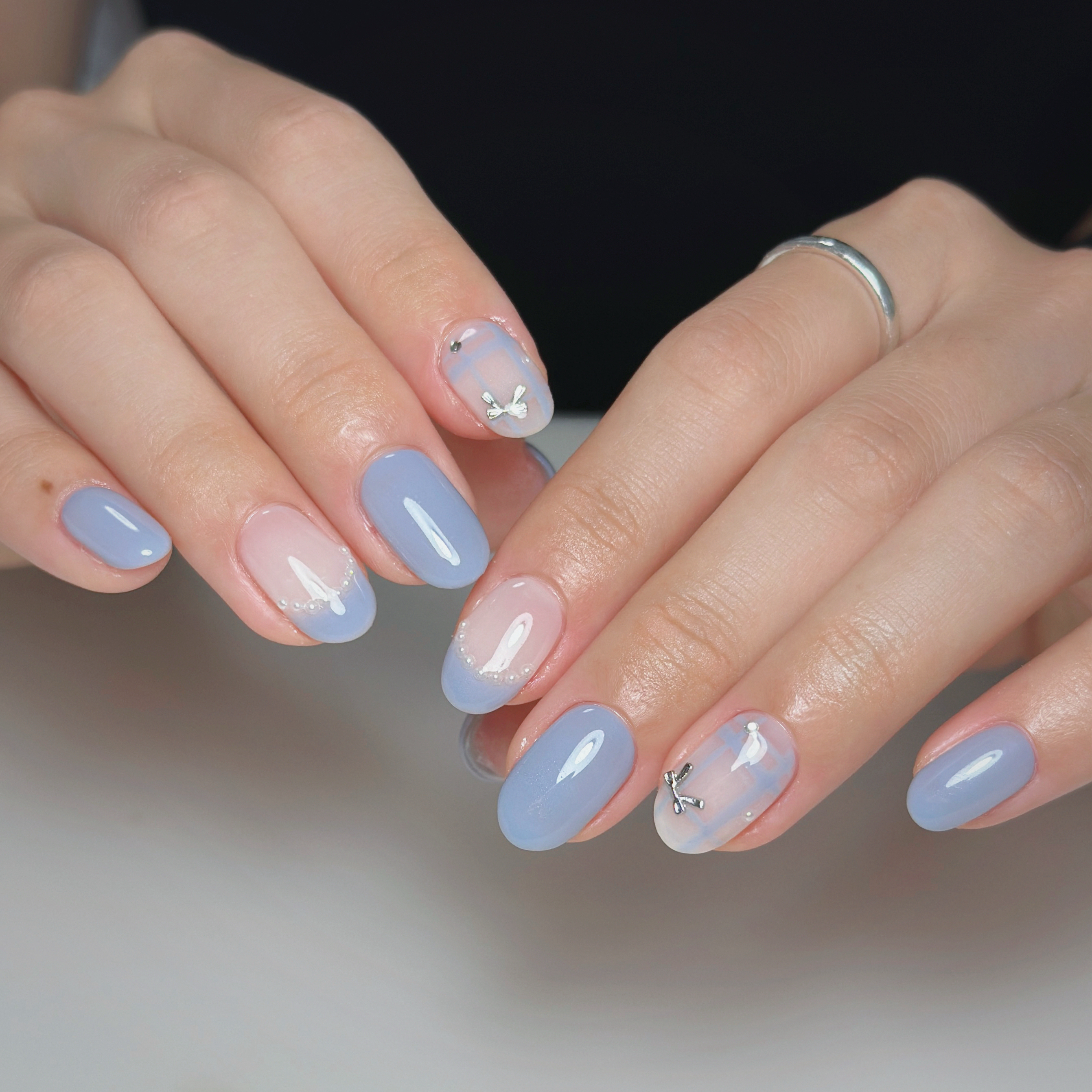 thumbs.up.nail