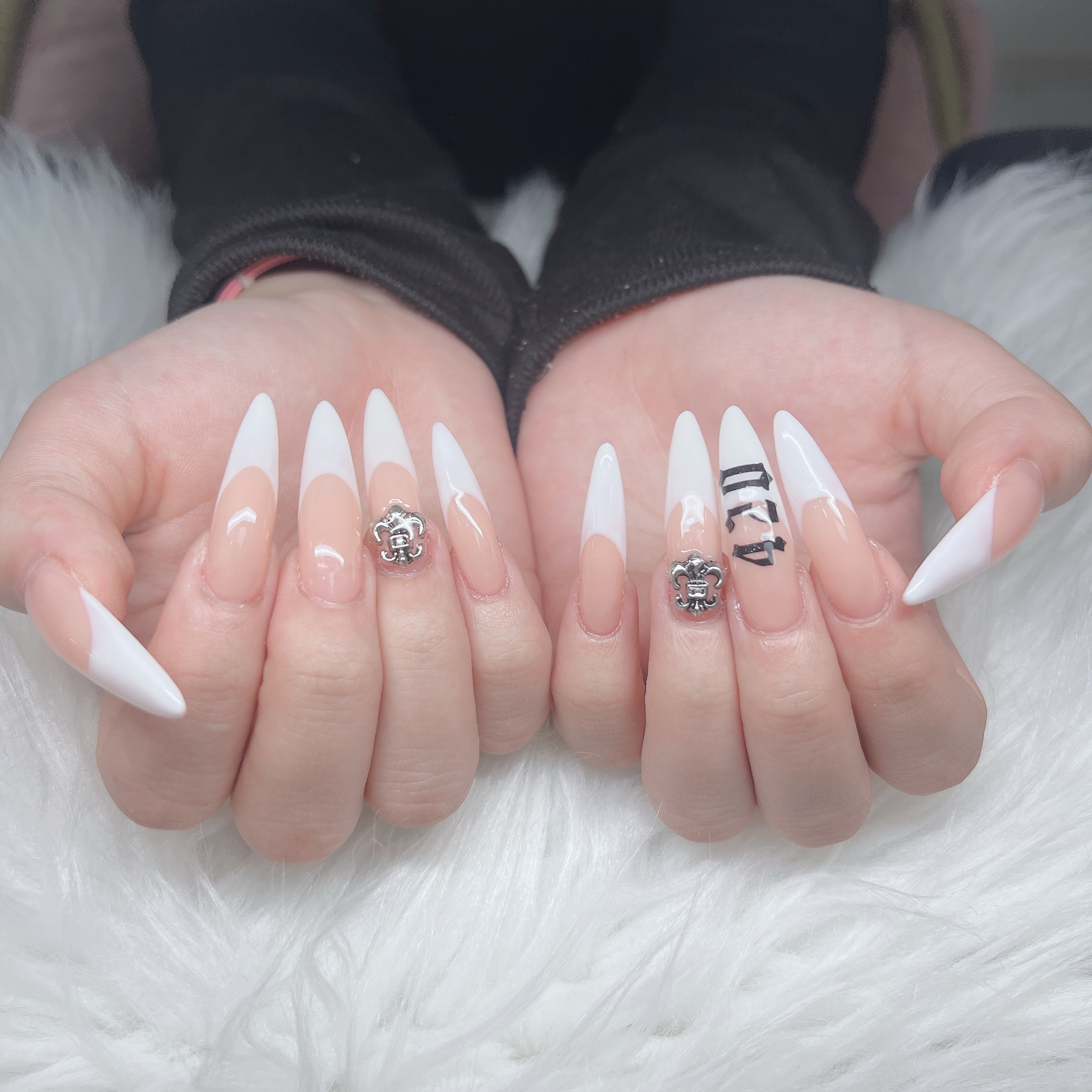 Lee_Nails