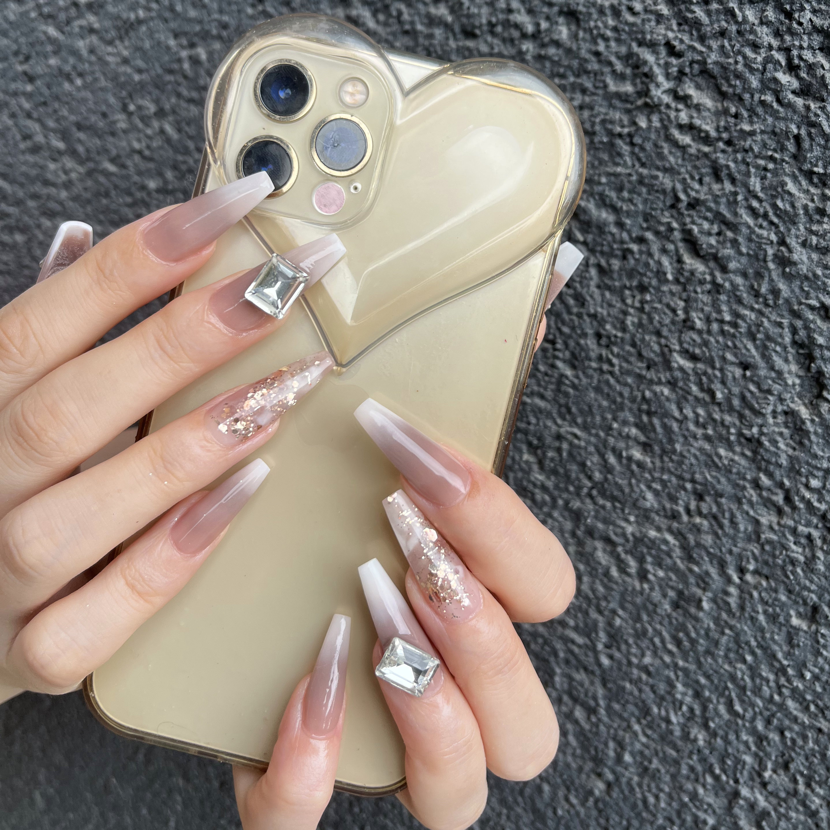 y_____nail