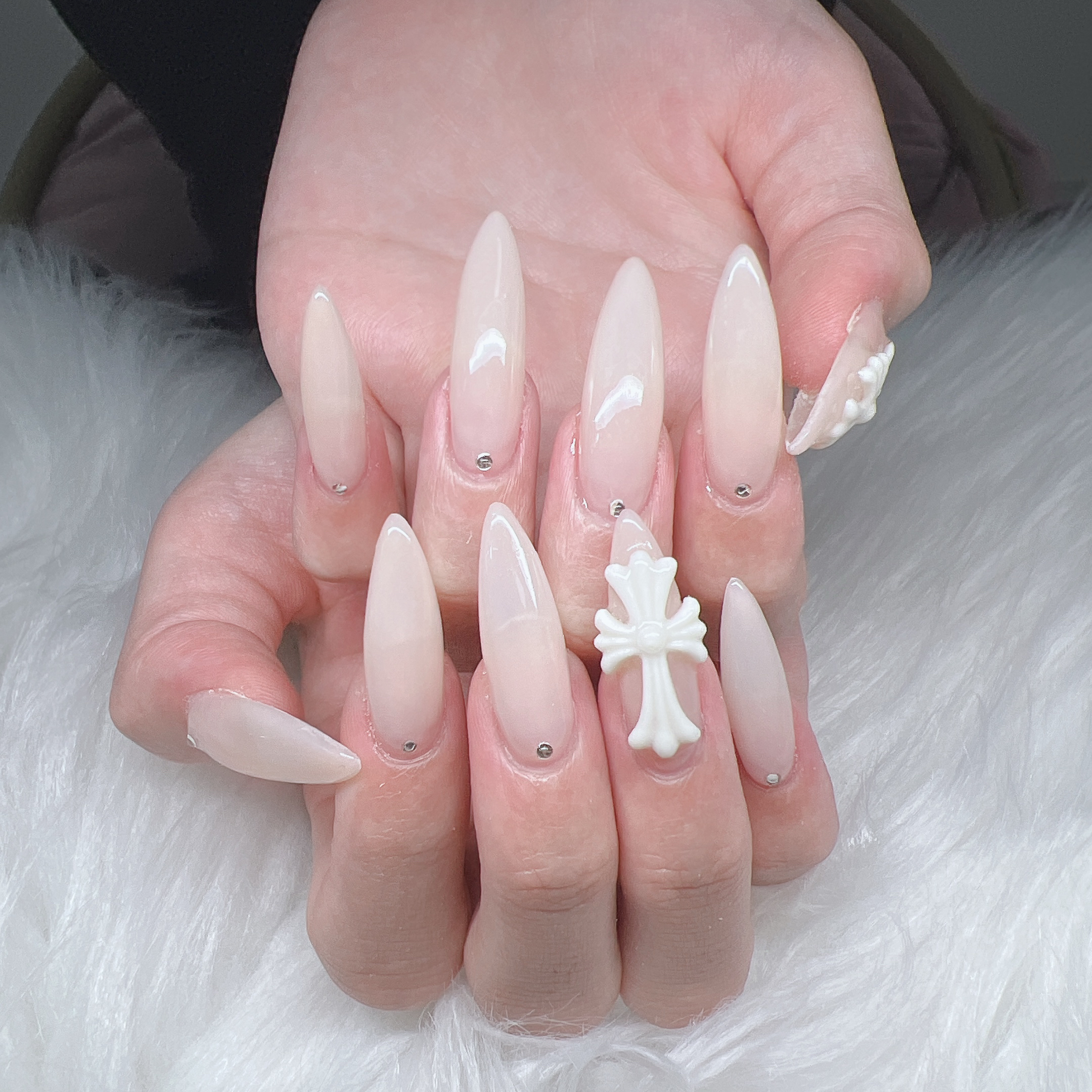 Lee_Nails