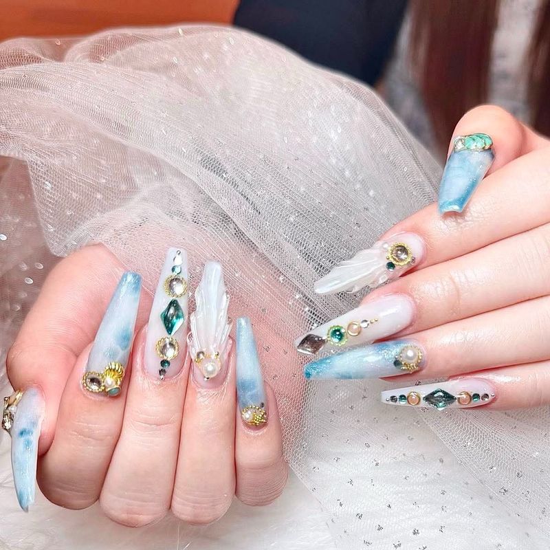 Queen nail