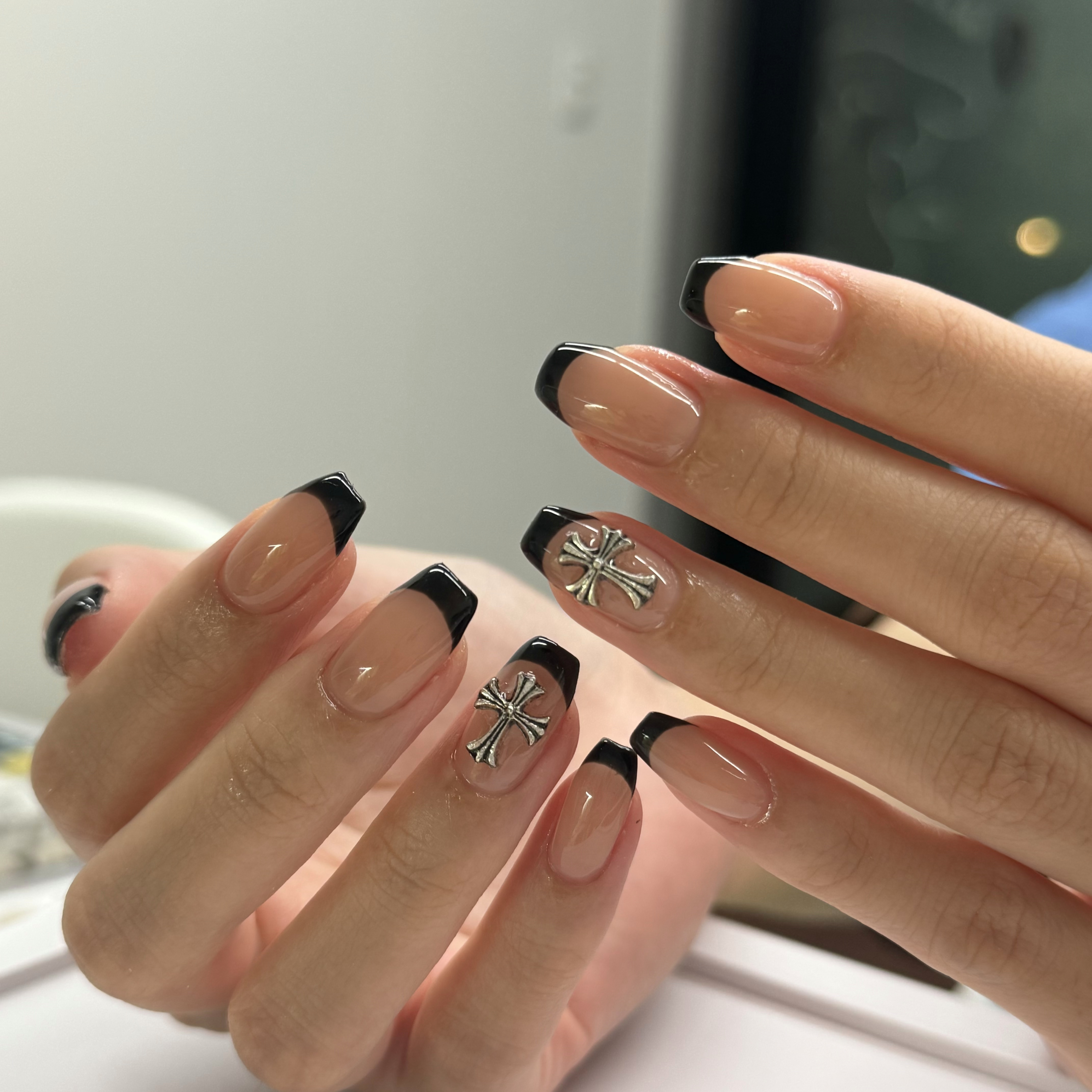 Nail_aina0