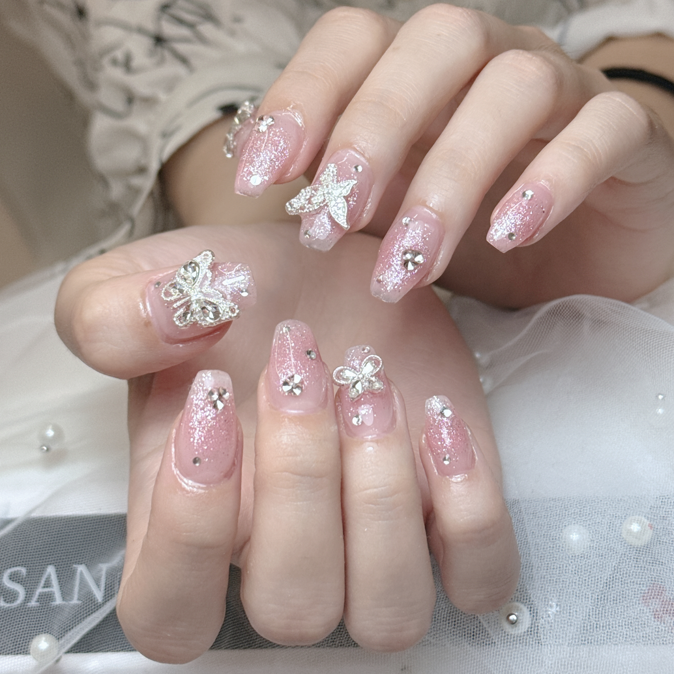 LUNA_Nails