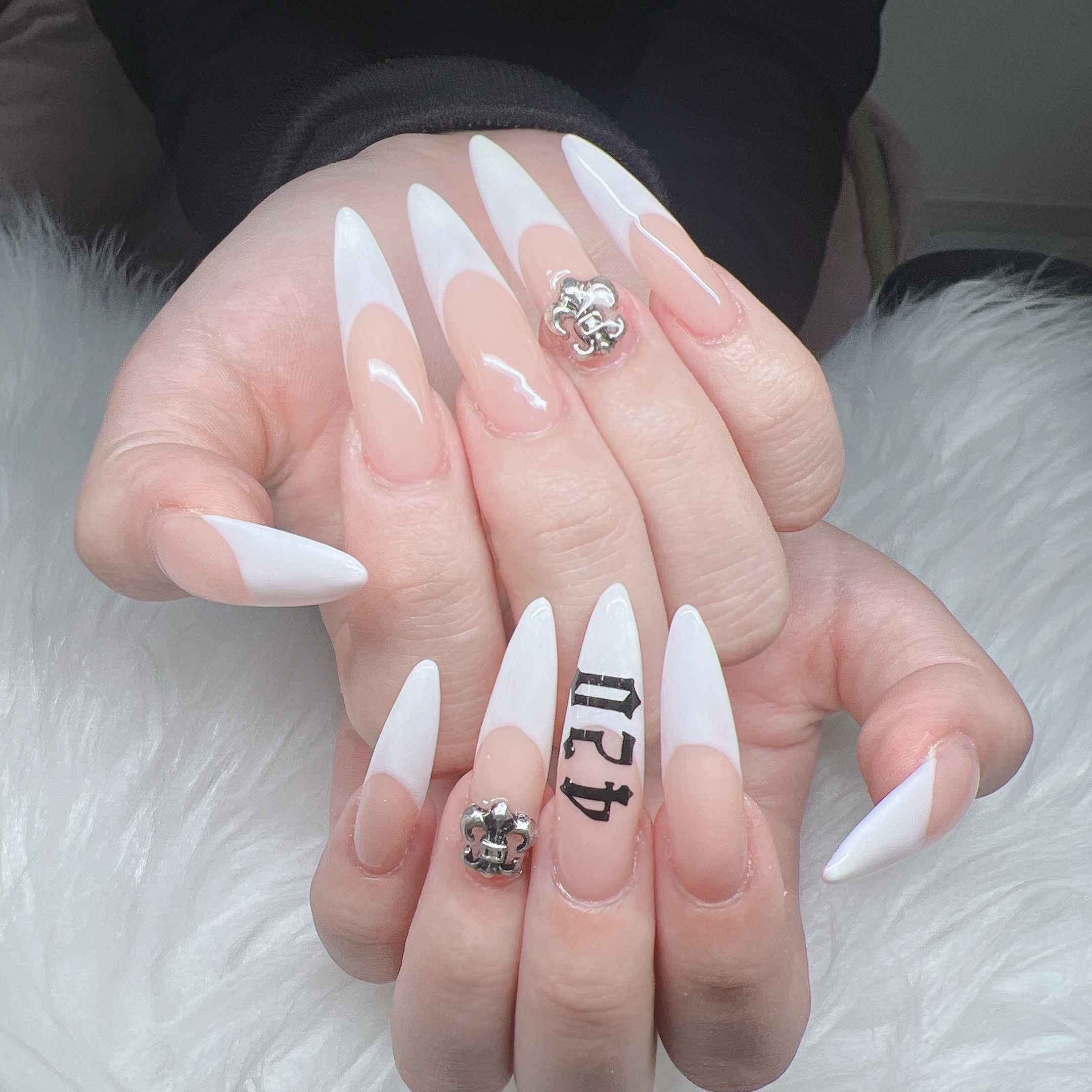 Lee_Nails
