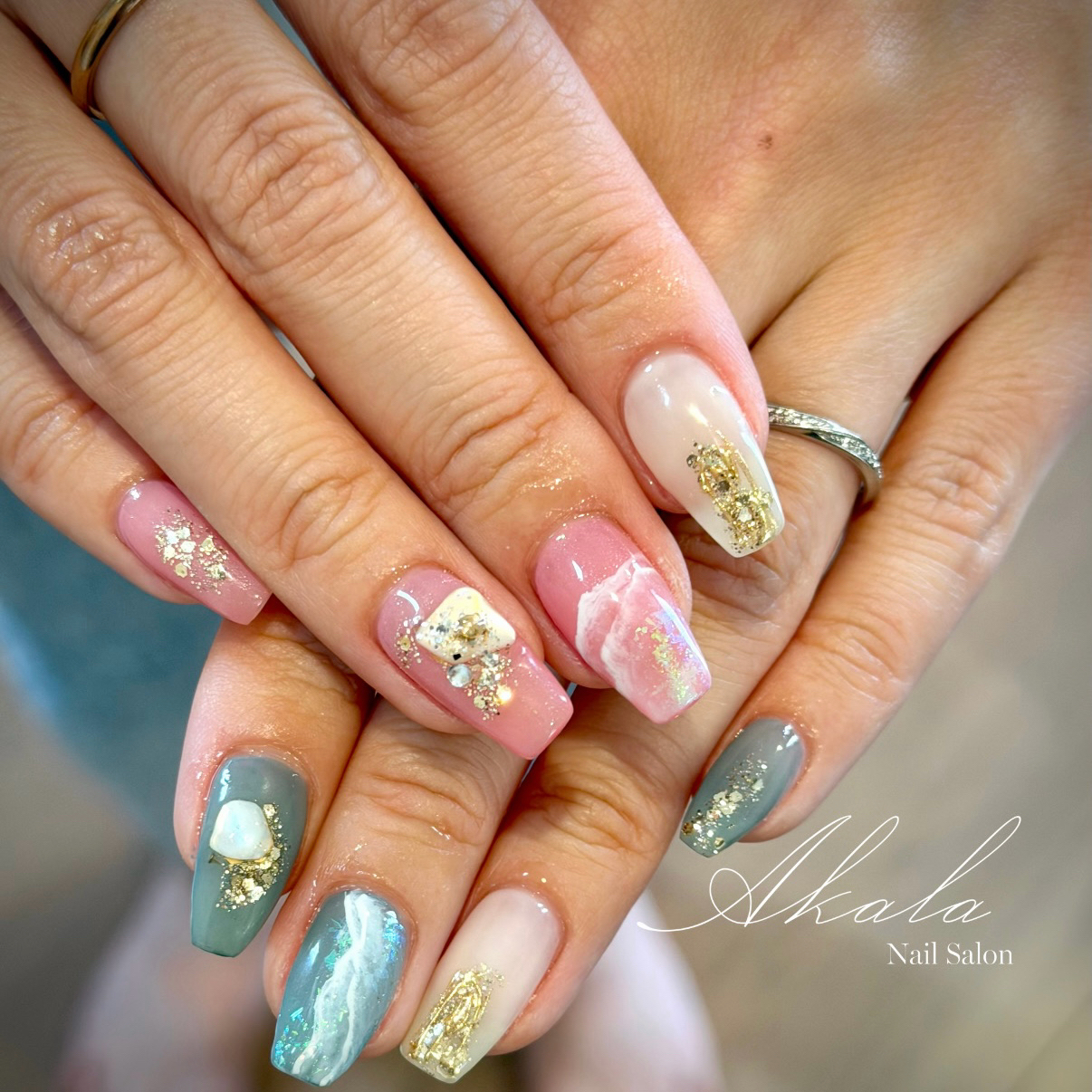nailsalon_Akala
