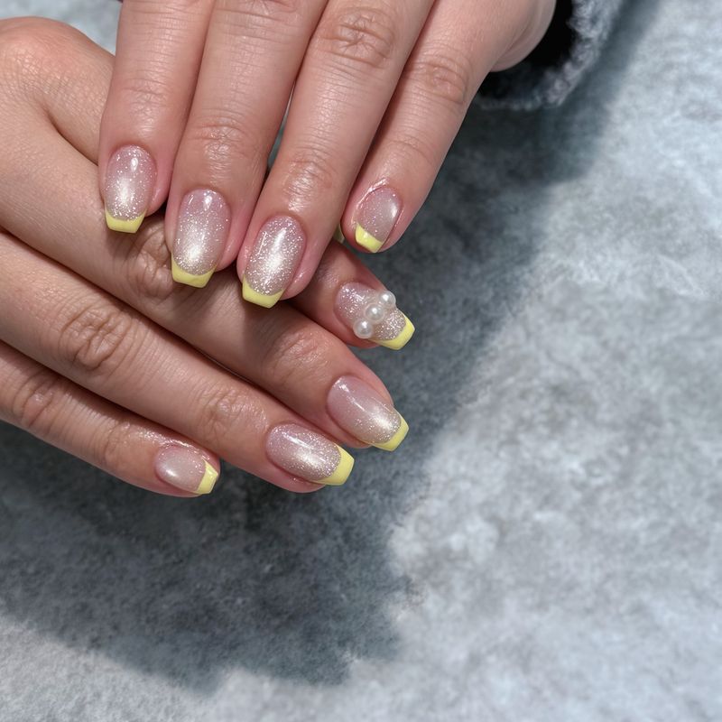 mony_nail