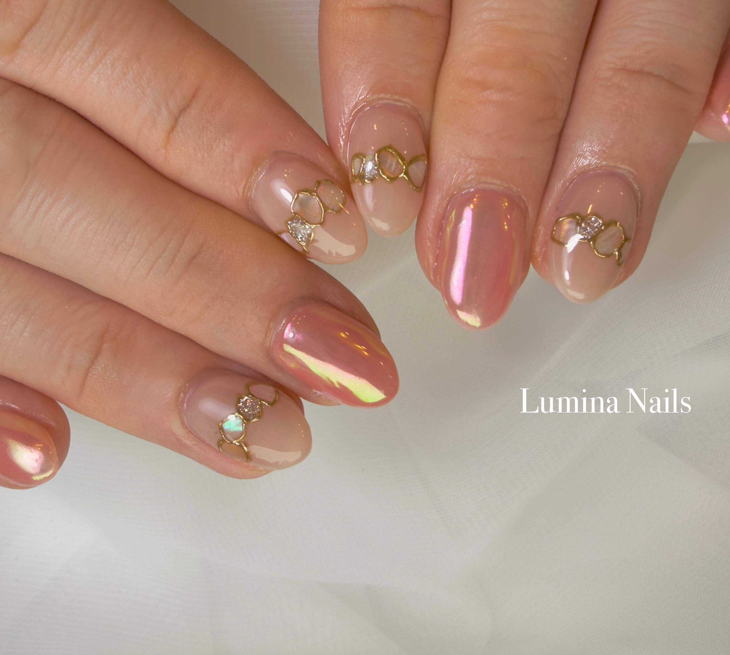 lumina_nails