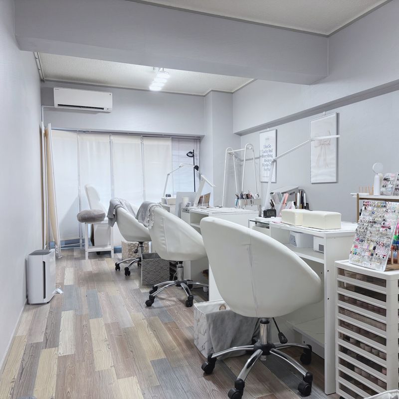 Nail Salon Lily