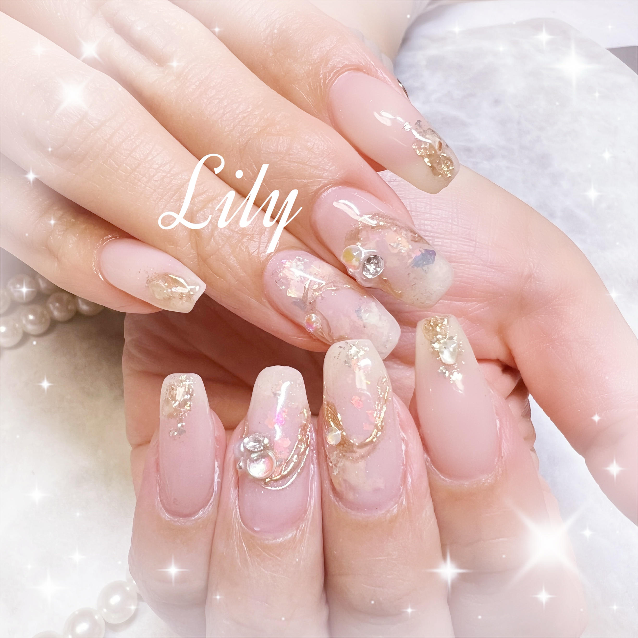 Lily.nail