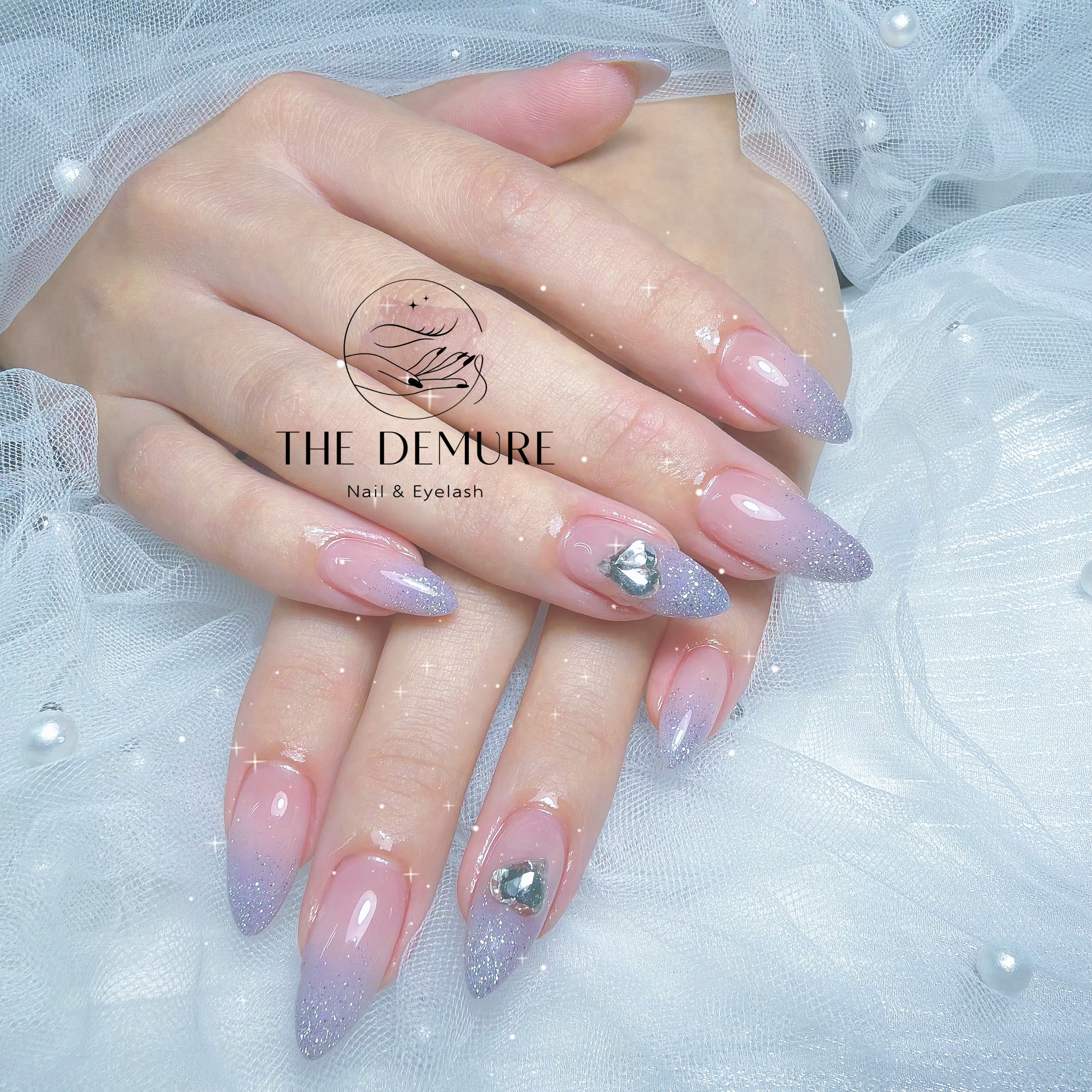 nail_Demure