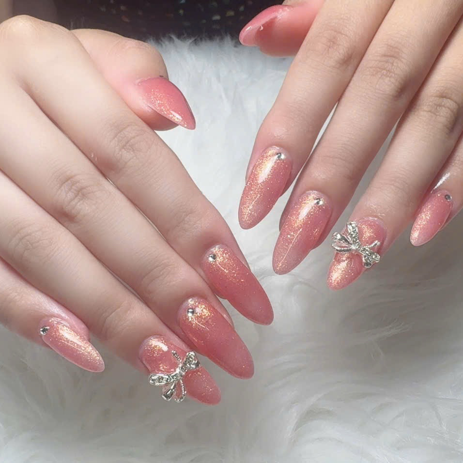 Har02_Nail