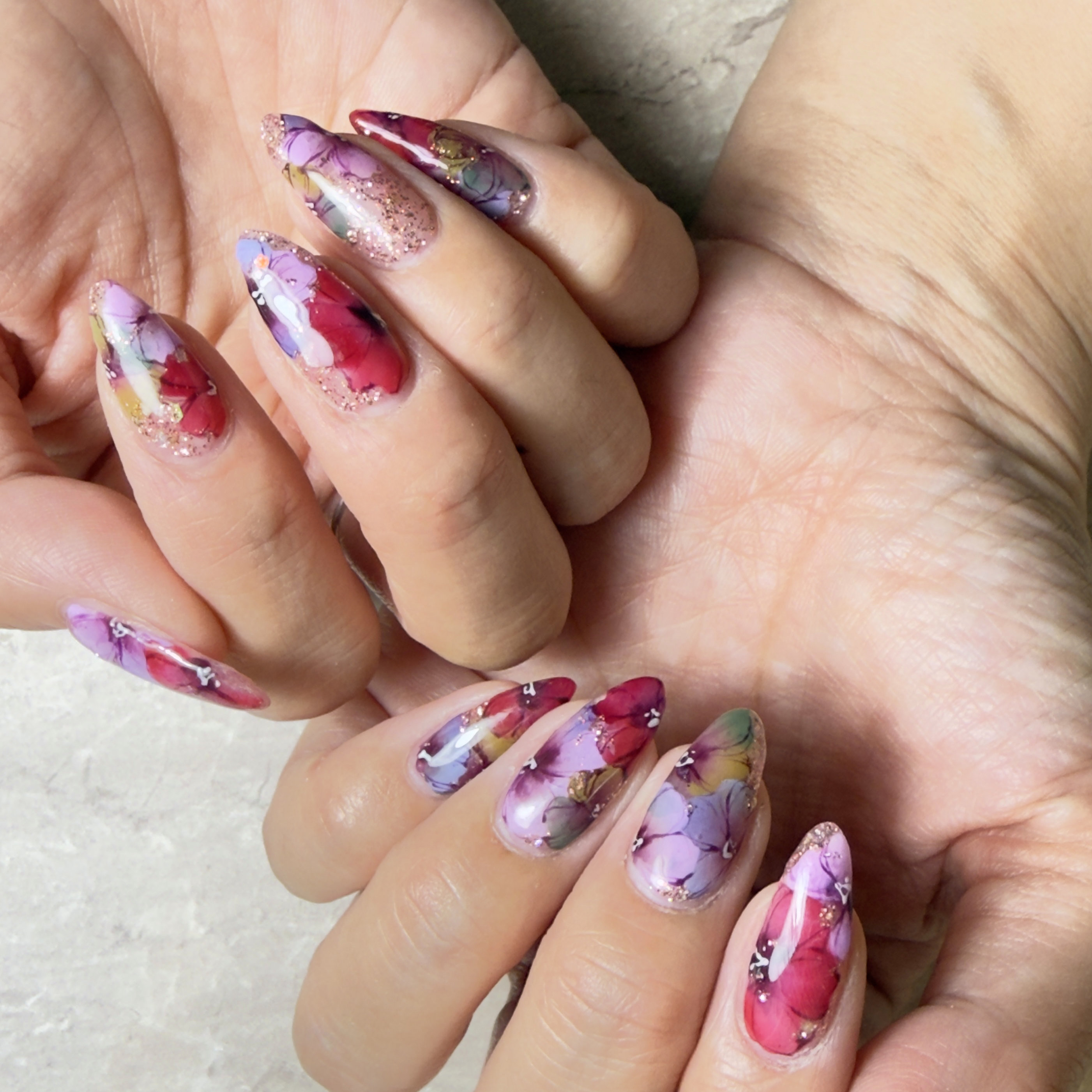 nail.salon.lady