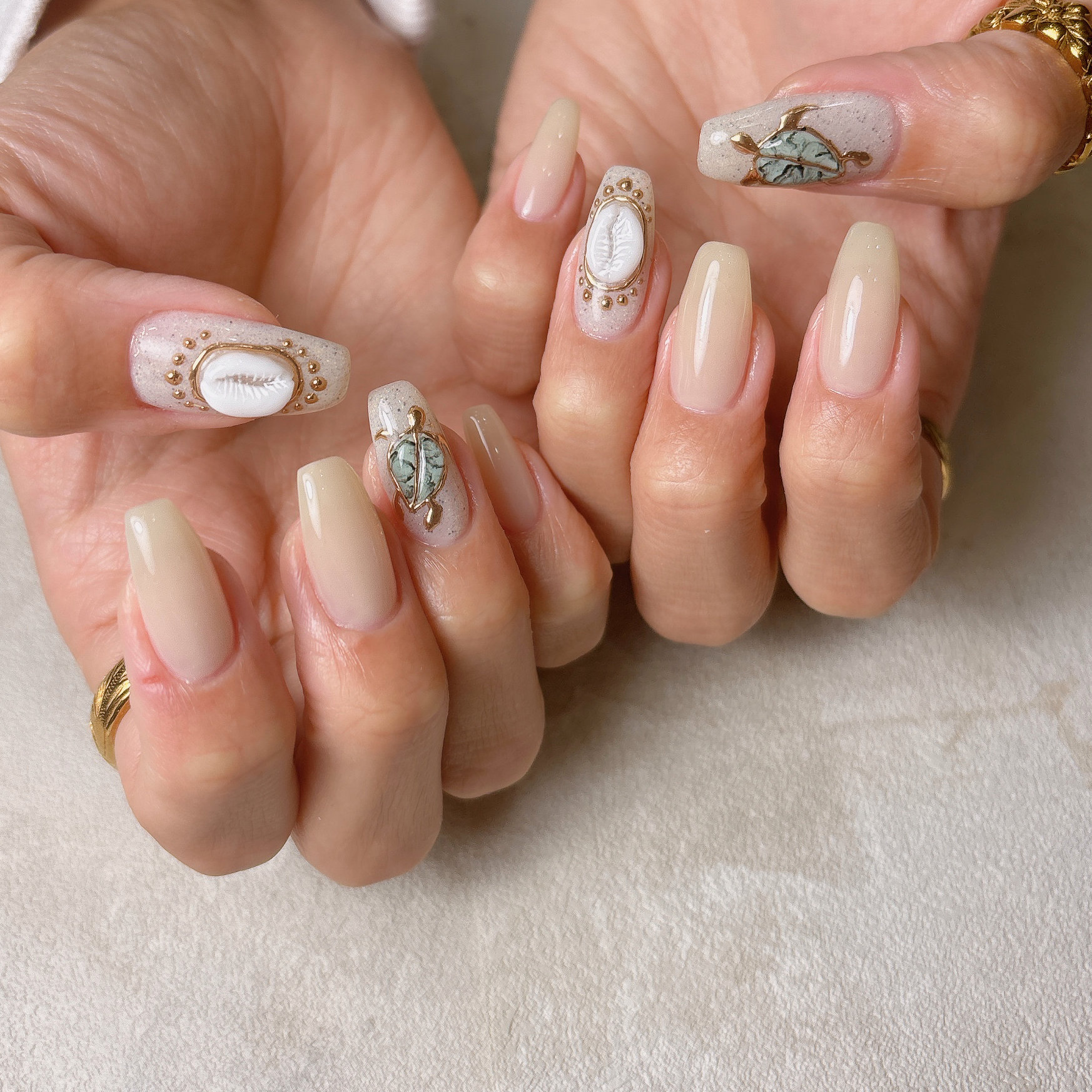 Radia_bykaonails