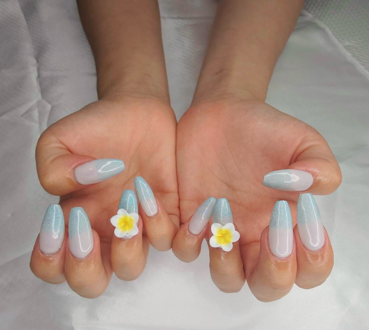 hollyballoon_nail