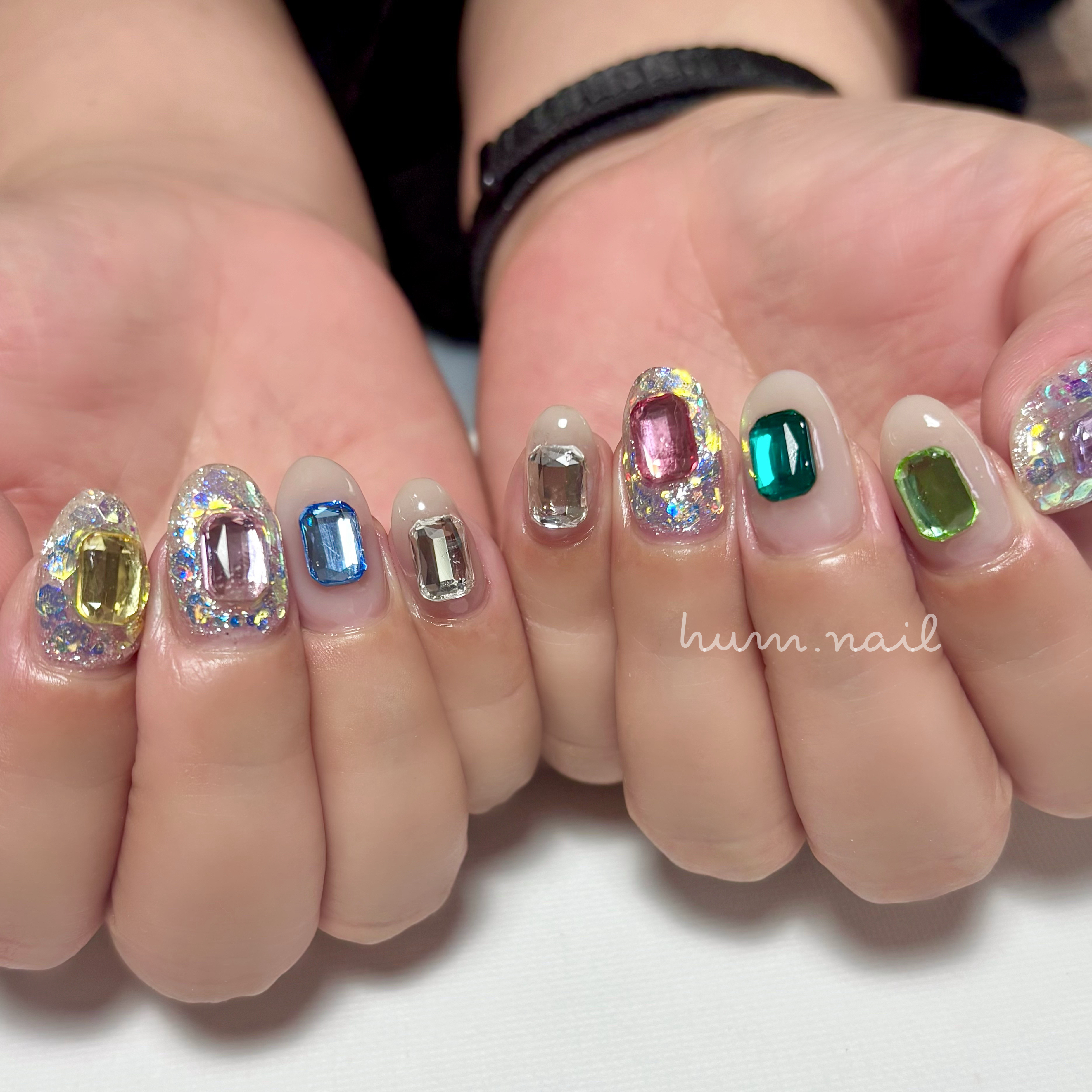 hum.nail