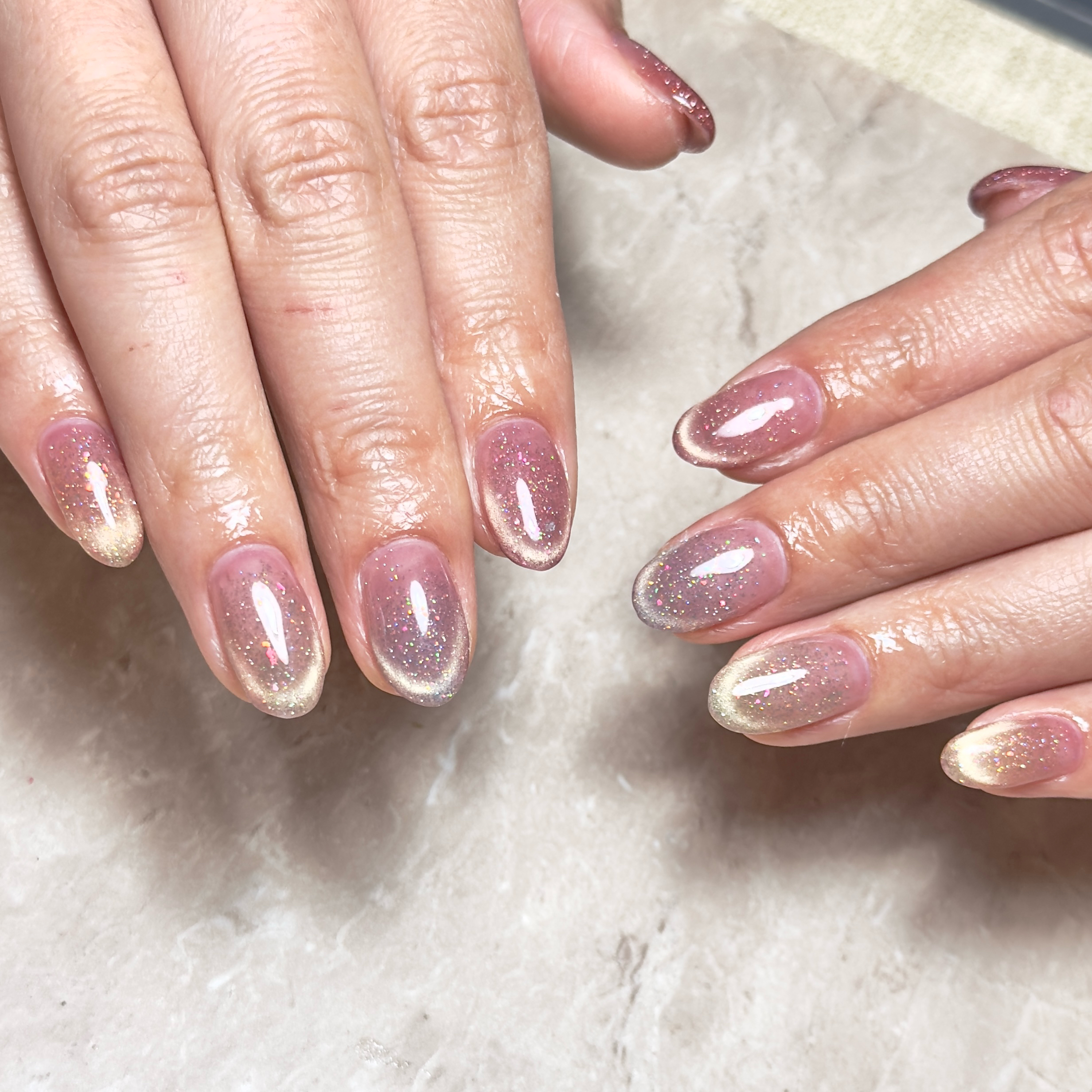 nail.salon.lady