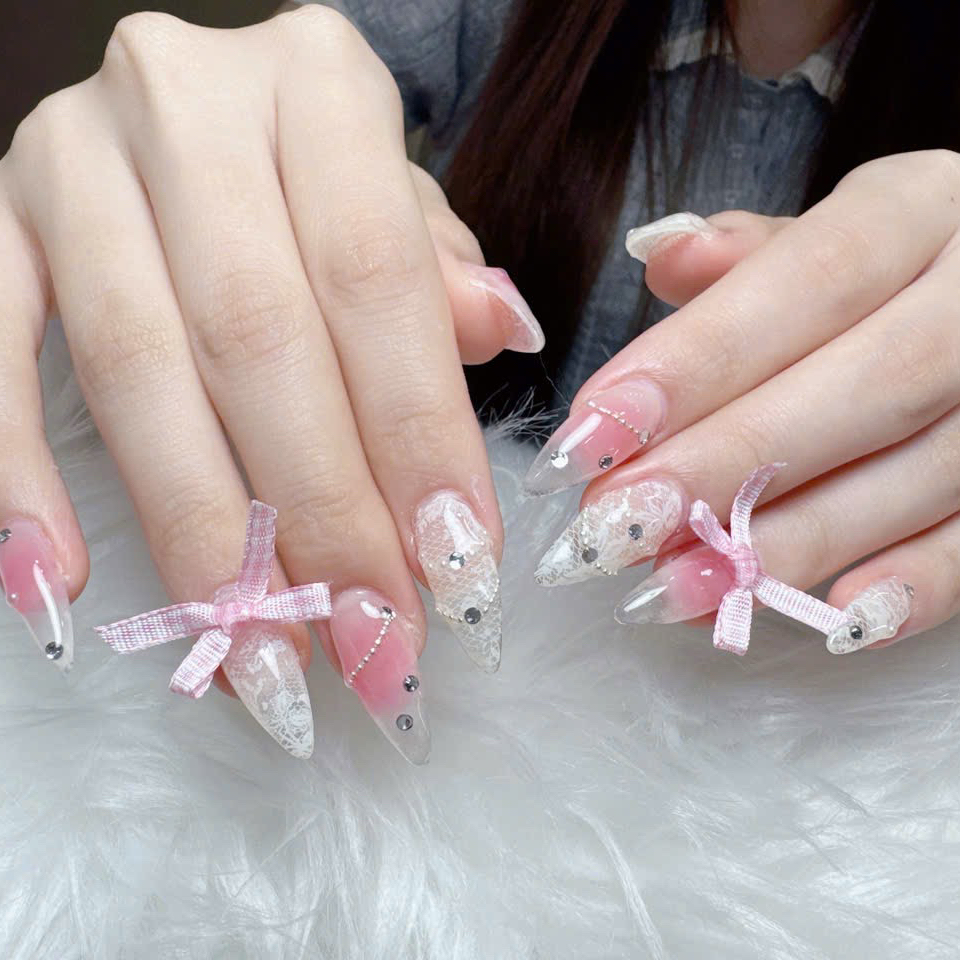Har02_Nail