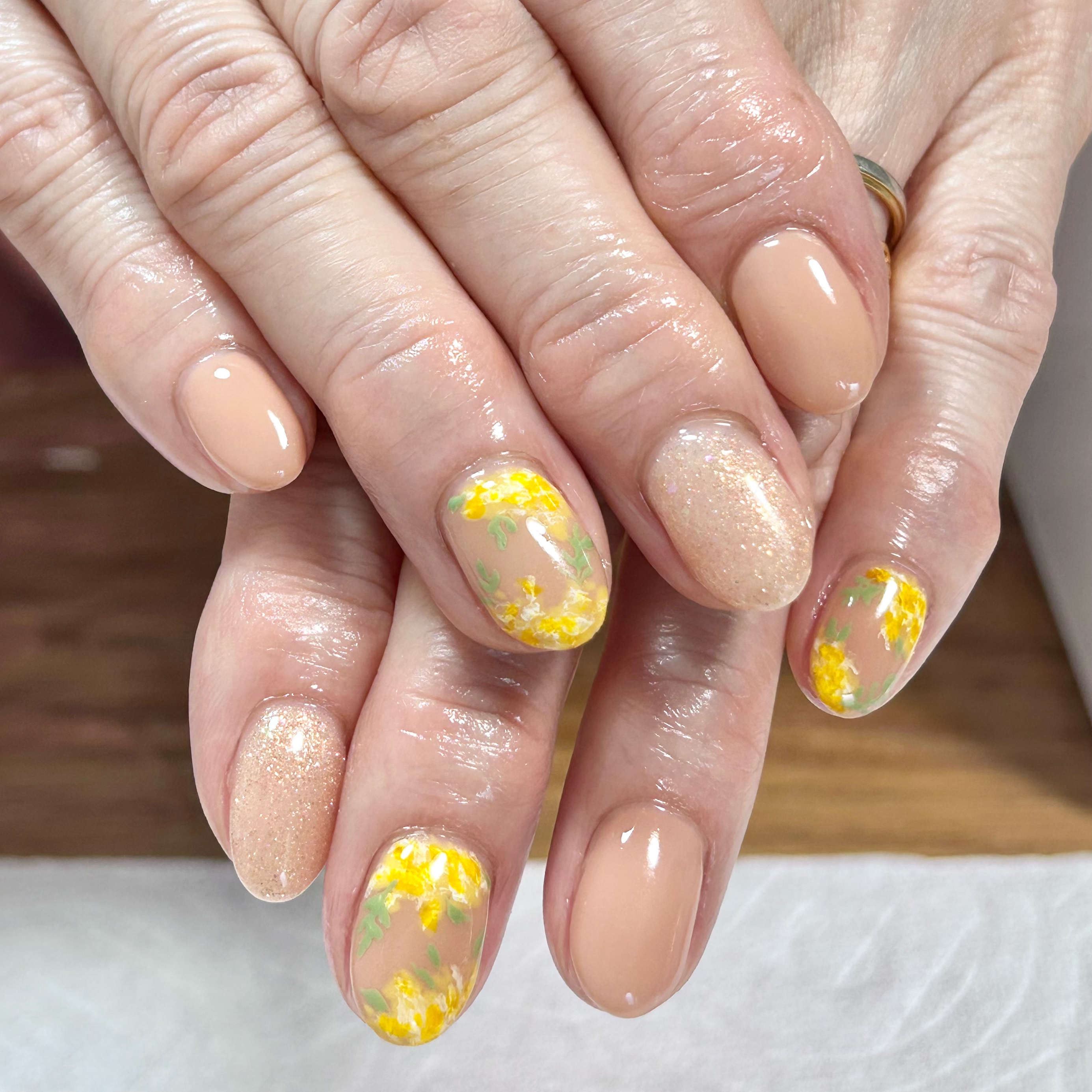 QueenBeeNailSalon