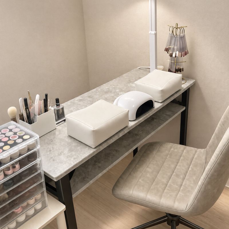 private nail room moka