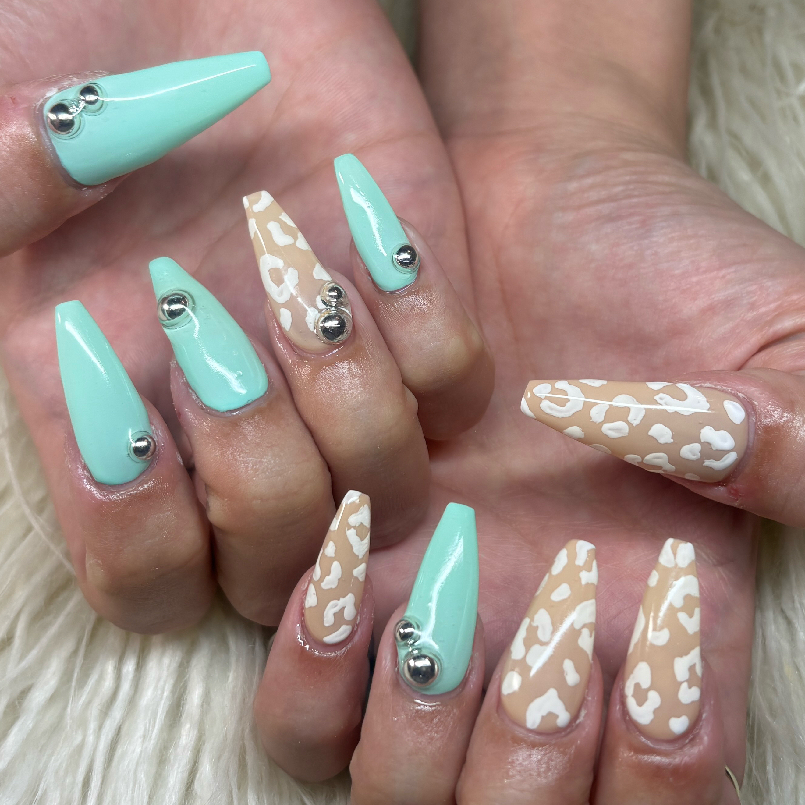 Nail_salon_LuaR