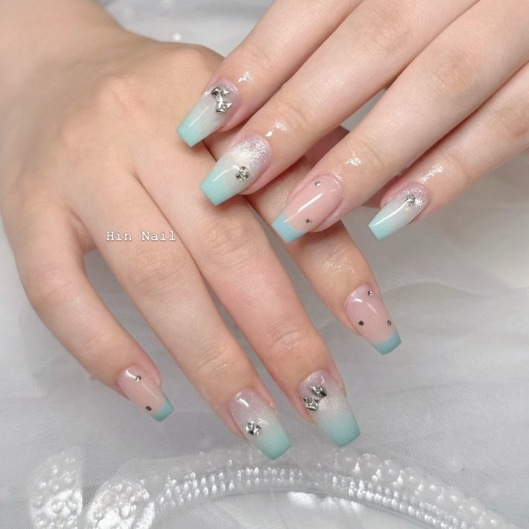 Hin_Nail