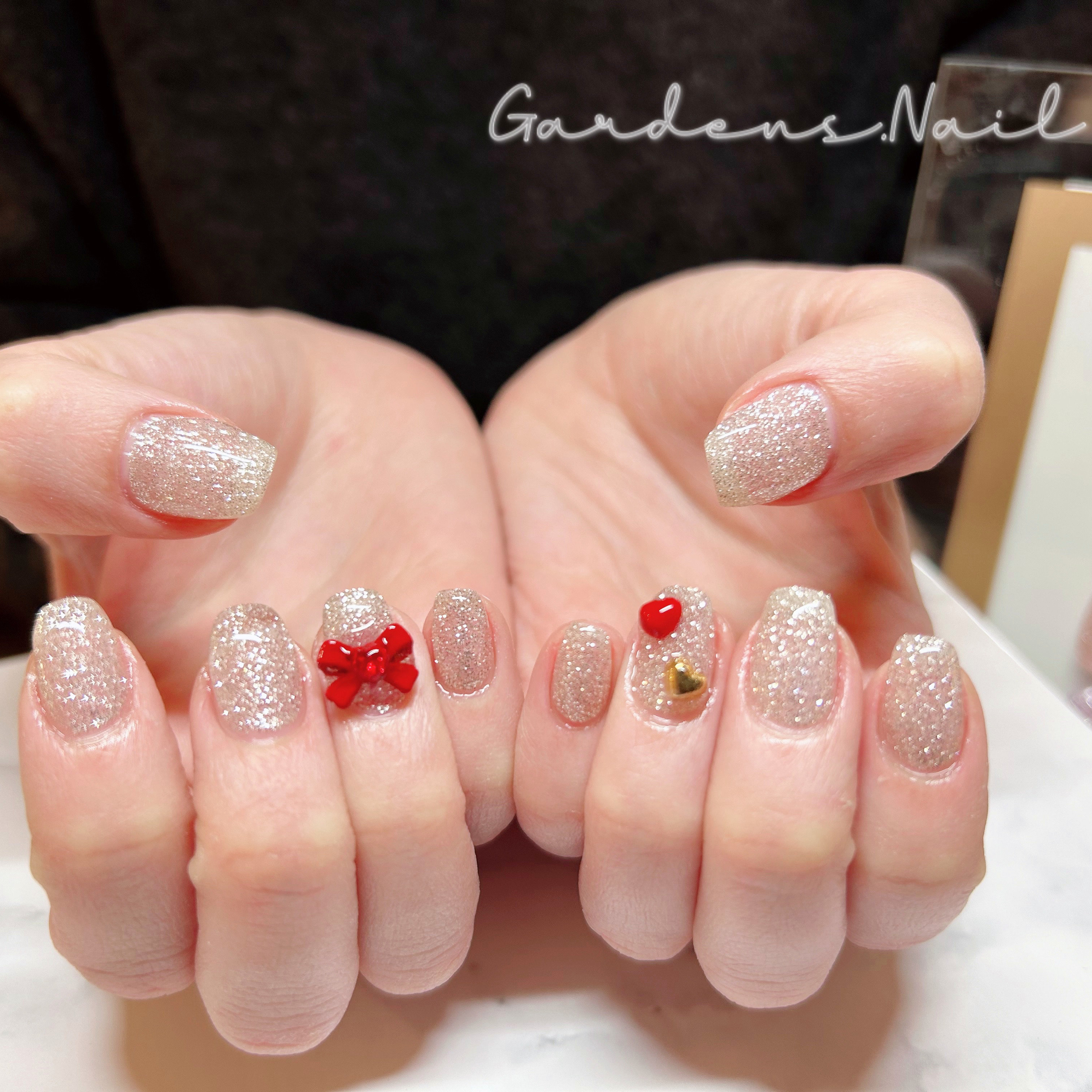 Gardens.Nail