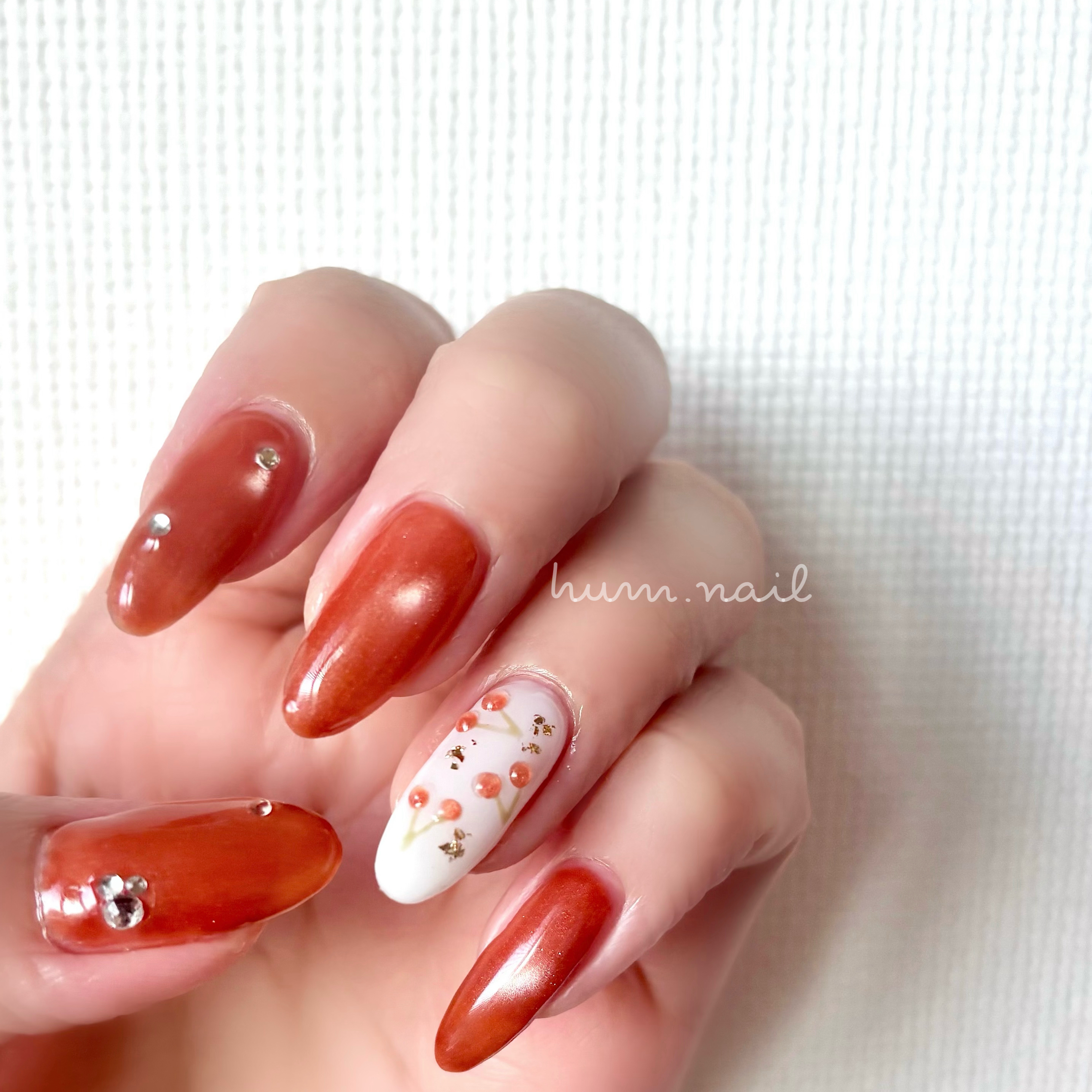 hum.nail