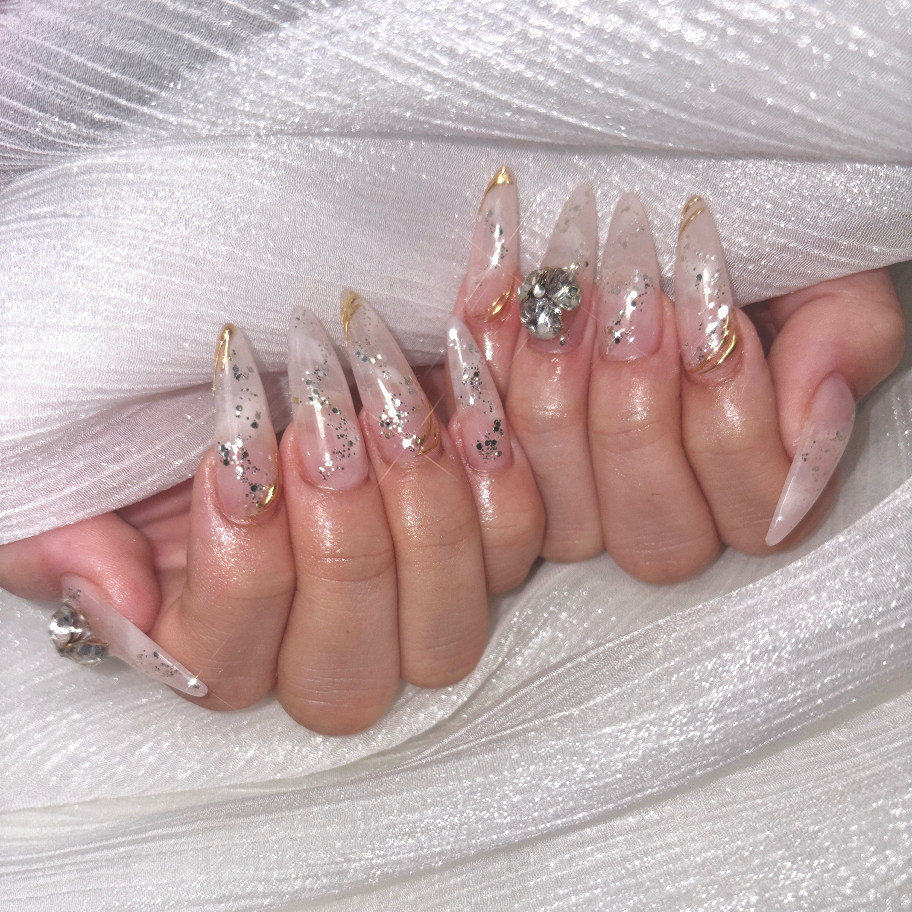 and.u_nail