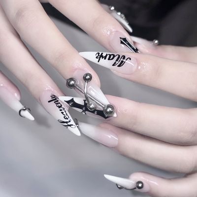 ネイリー（Nailie） - LOVEBOMBNAILS